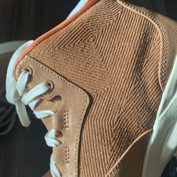 Under Armor shoes - Picture 3 of 5